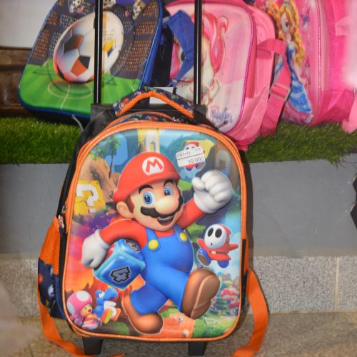 Mochila infantil con un diseño de Super Mario Bros