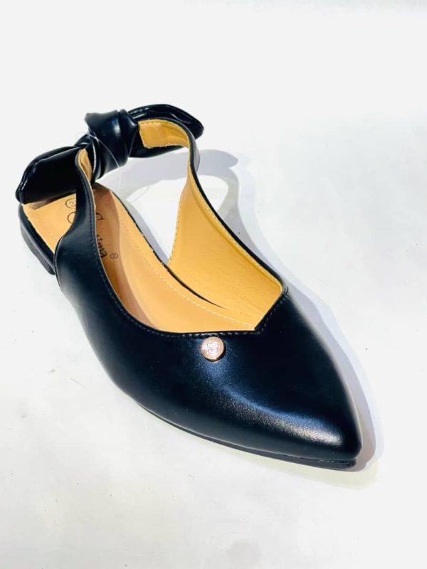 Sandalias planas con punta fina para mujer