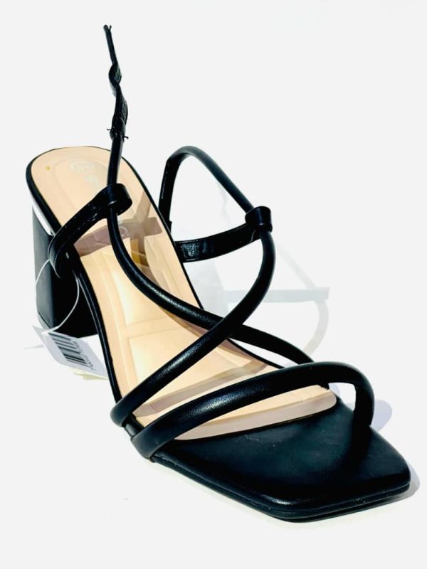 Zapatos de tacón cuadrado con trabillas finas para mujer