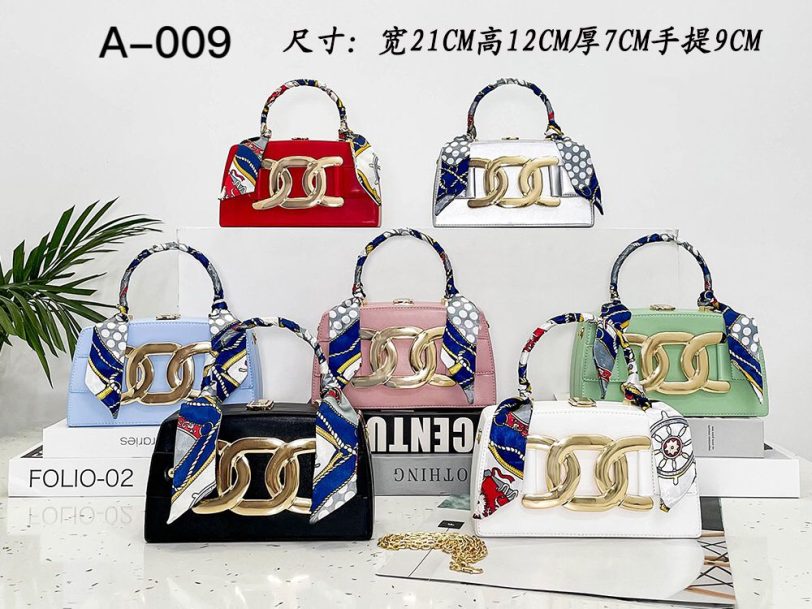 Cartera con hebilla