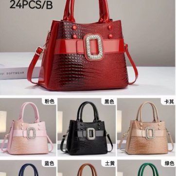 Cartera con hebilla de perlas