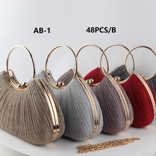 Cartera de aro dorado