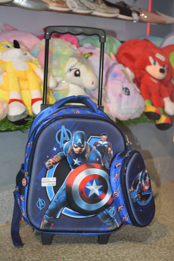 Mochila infantil con un diseño de Capitán América+lunchera