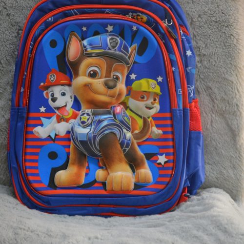 Mochila escolar con un diseño de la Patrulla Canina