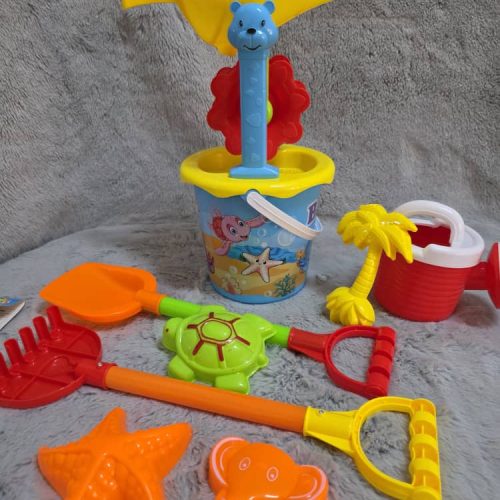 Conjunto de juguetes de playa para niños, que incluye un cubo, una pala, un rastrillo, una regadera y varios moldes con forma de animales marinos1
