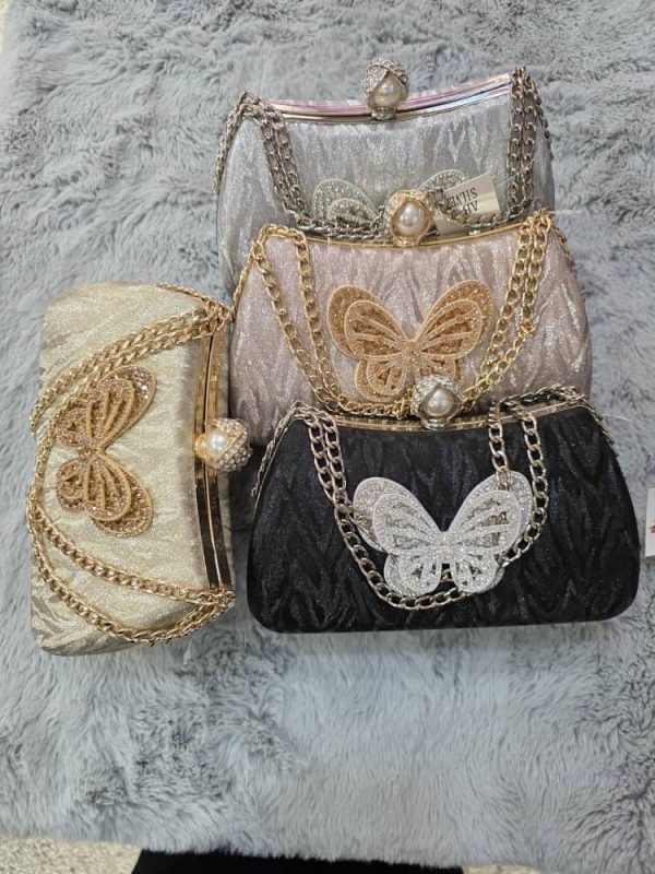 Bolso de noche con cadena brillante y mariposa