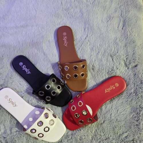 Sandalias planas con ojillos