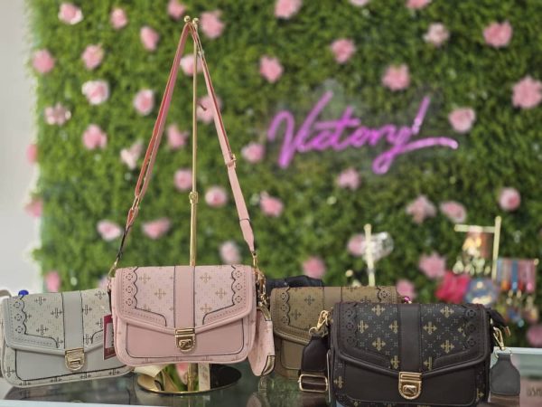 Bolso de mano con correa