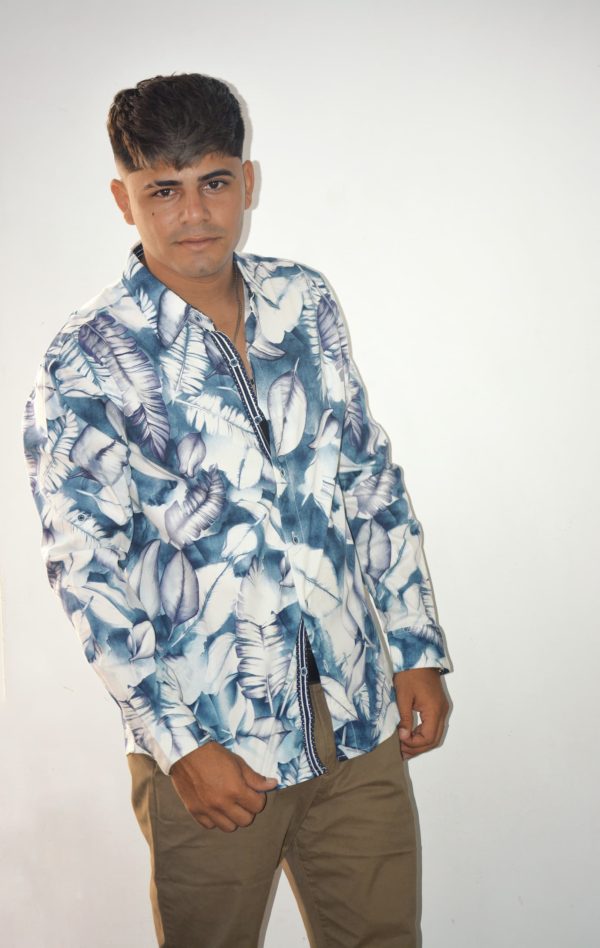 Camisa casual con estampado completo para hombre, diseño multicolor, manga larga, tropical