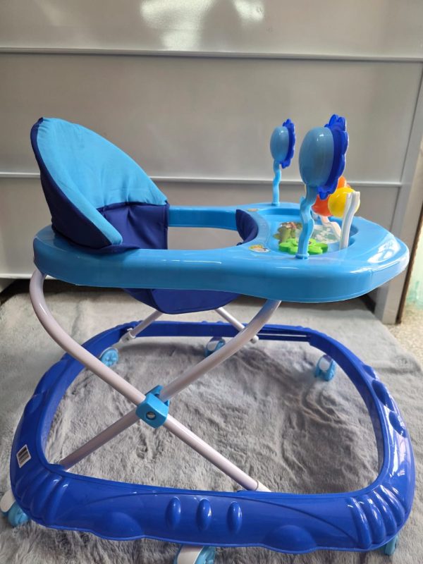 Andador con tablero musical