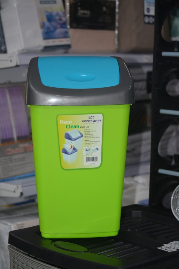 Cubo de basura con tapa basculante 9lt