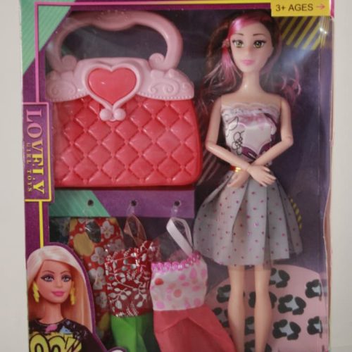 Muñeca con accesorios