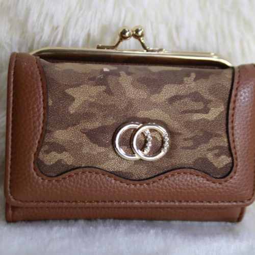 Monedero para mujer con hebillas y diamantes