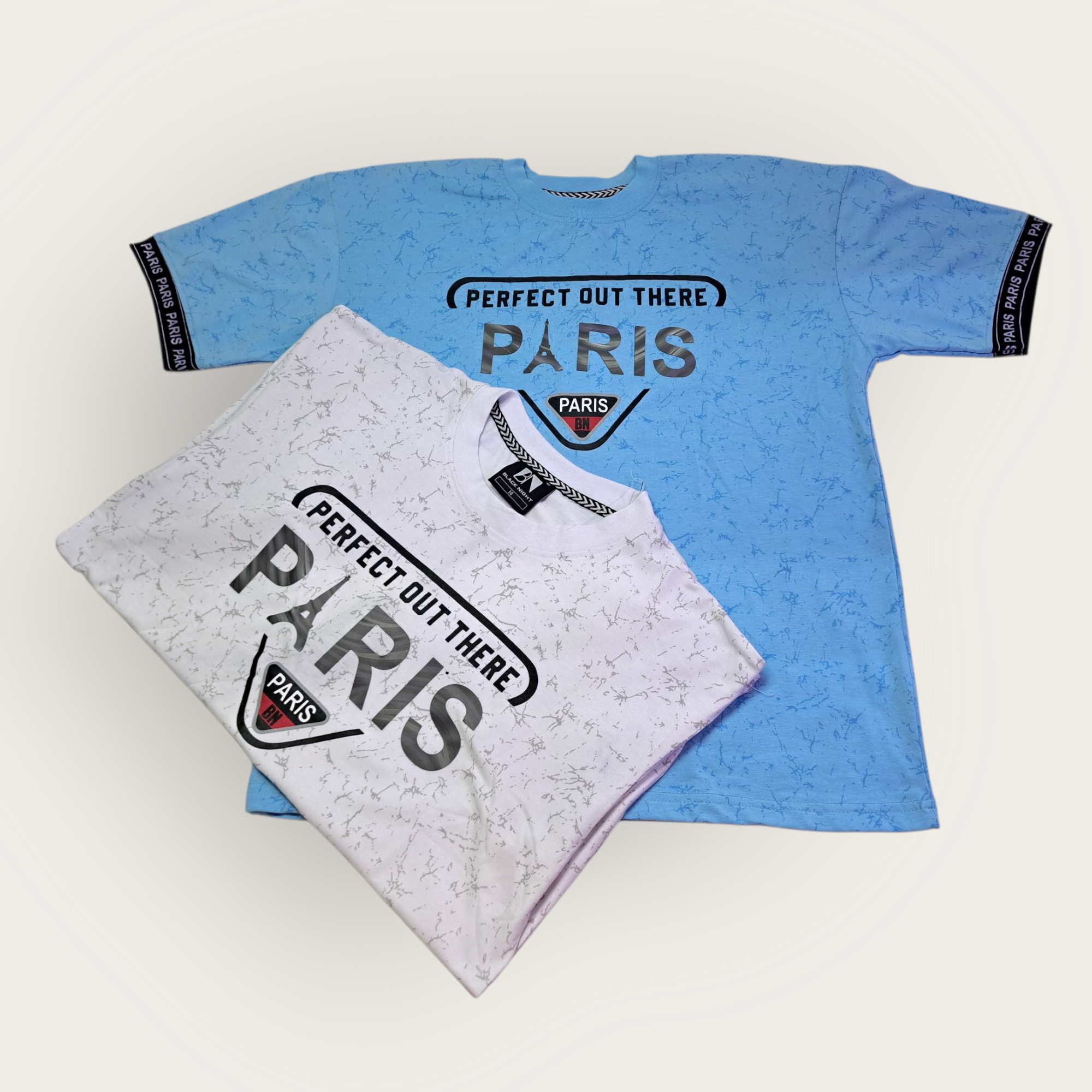Camiseta mangas cortas con letrero "Perfect out there Paris"
