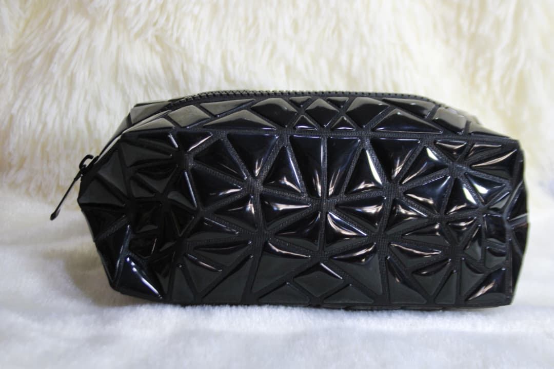 Bolso de mano de piel sintética con rombos geométricos para mujer, bolsa de maquillaje rectangular larga a la moda, acceso de moda de mano con superficie brillante, novedad de 2024 - Imagen 5