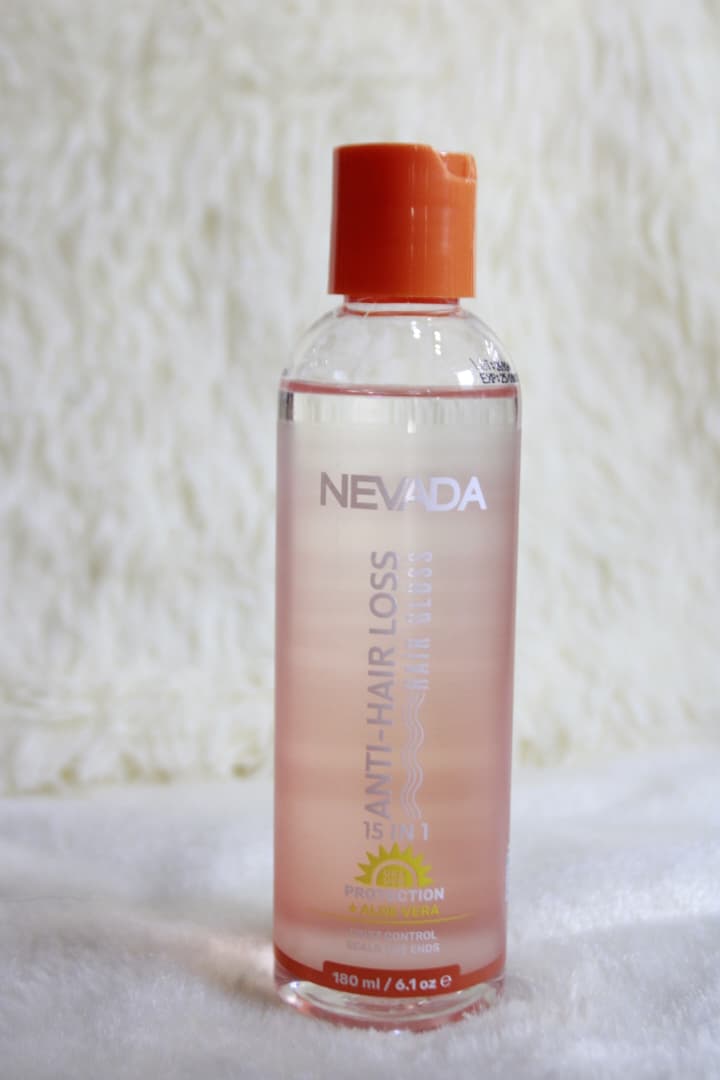 Sspray o silicona para el cabello diseñado para fortalecerlo y prevenir su caída.