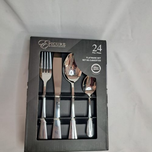 Juego de cubiertos de 24 piezas de acero inoxidable. Incluye cuchillos, tenedores y cucharas para seis personas.