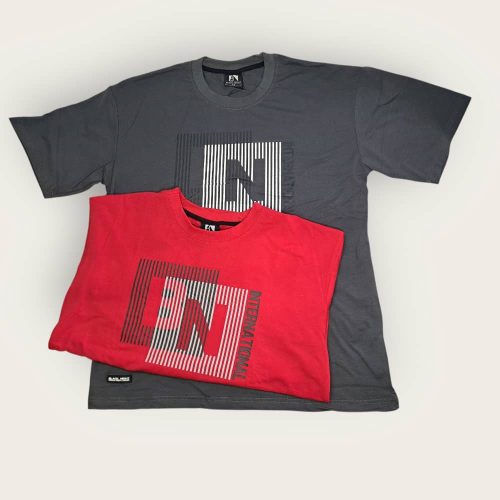 Camisetas con un gráfico de "N"