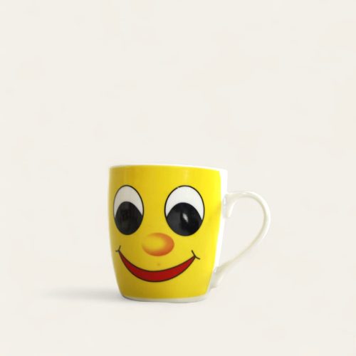 Taza de café con cara sonriente