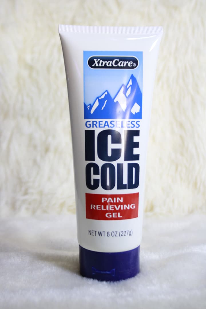 Gel analgésico XtraCare Greaseless Ice Cold Pain Relieving Gel. Alivio temporal de dolores y molestias menores en músculos y articulaciones.