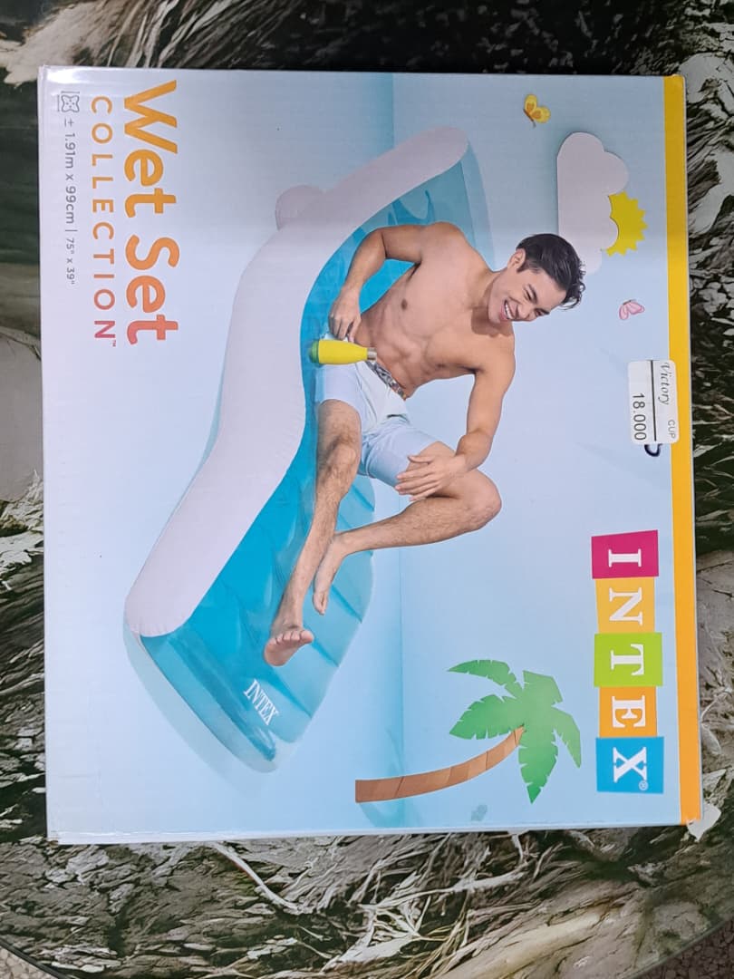 Colchoneta inflable 75" x 39"