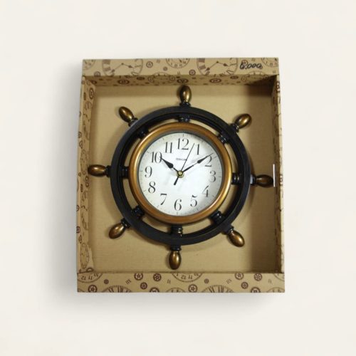 Reloj de pared en forma de timón de barco